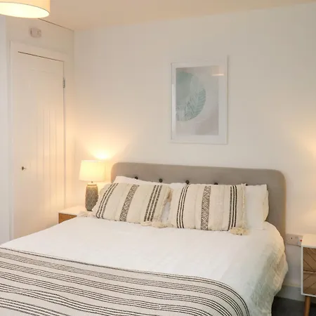 Glenholme 4 Apartment